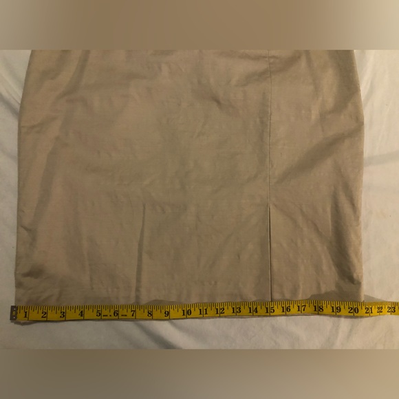 White House Black Market tan pencil skirt, side zipper, fully lined, front vent - Picture 8 of 14